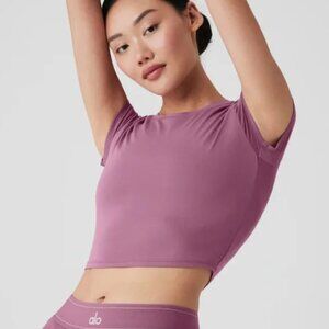 ALO Yoga Super Soft Crop Finesse Short Sleeve Shirt in Soft Mulberry (Size S) -